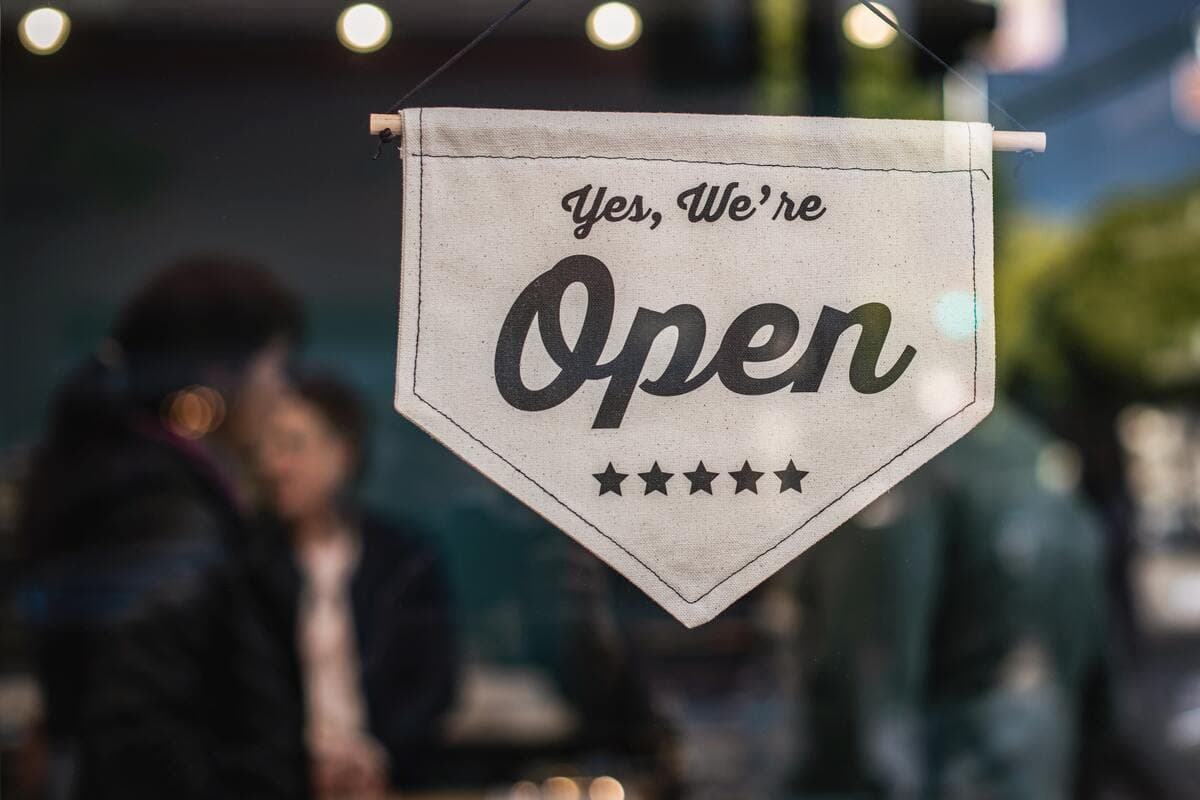 Com_Four ways small business owners can benefit from dedicated HR providers_1200x800_1
